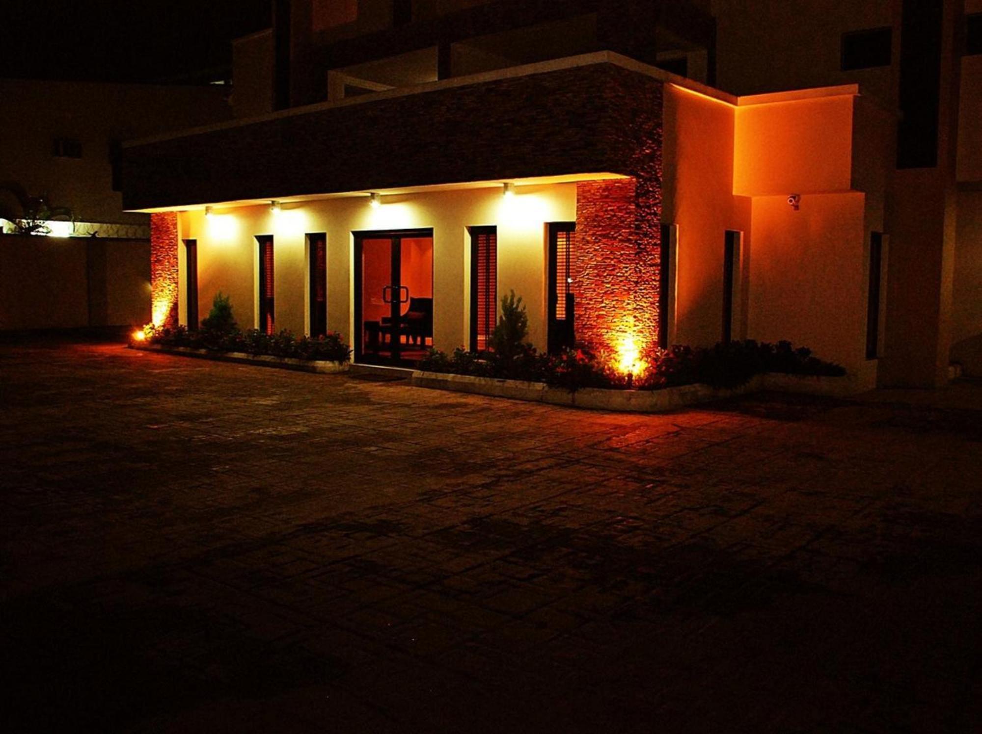 S & S Hotel & Suites Lagos Extérieur photo
