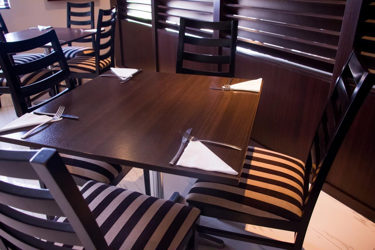S & S Hotel & Suites Lagos Extérieur photo