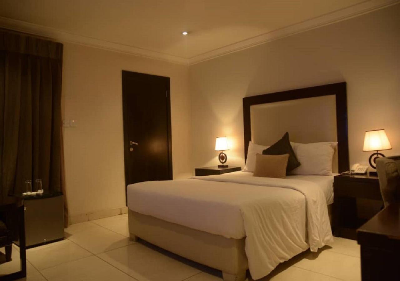 S & S Hotel & Suites Lagos Extérieur photo