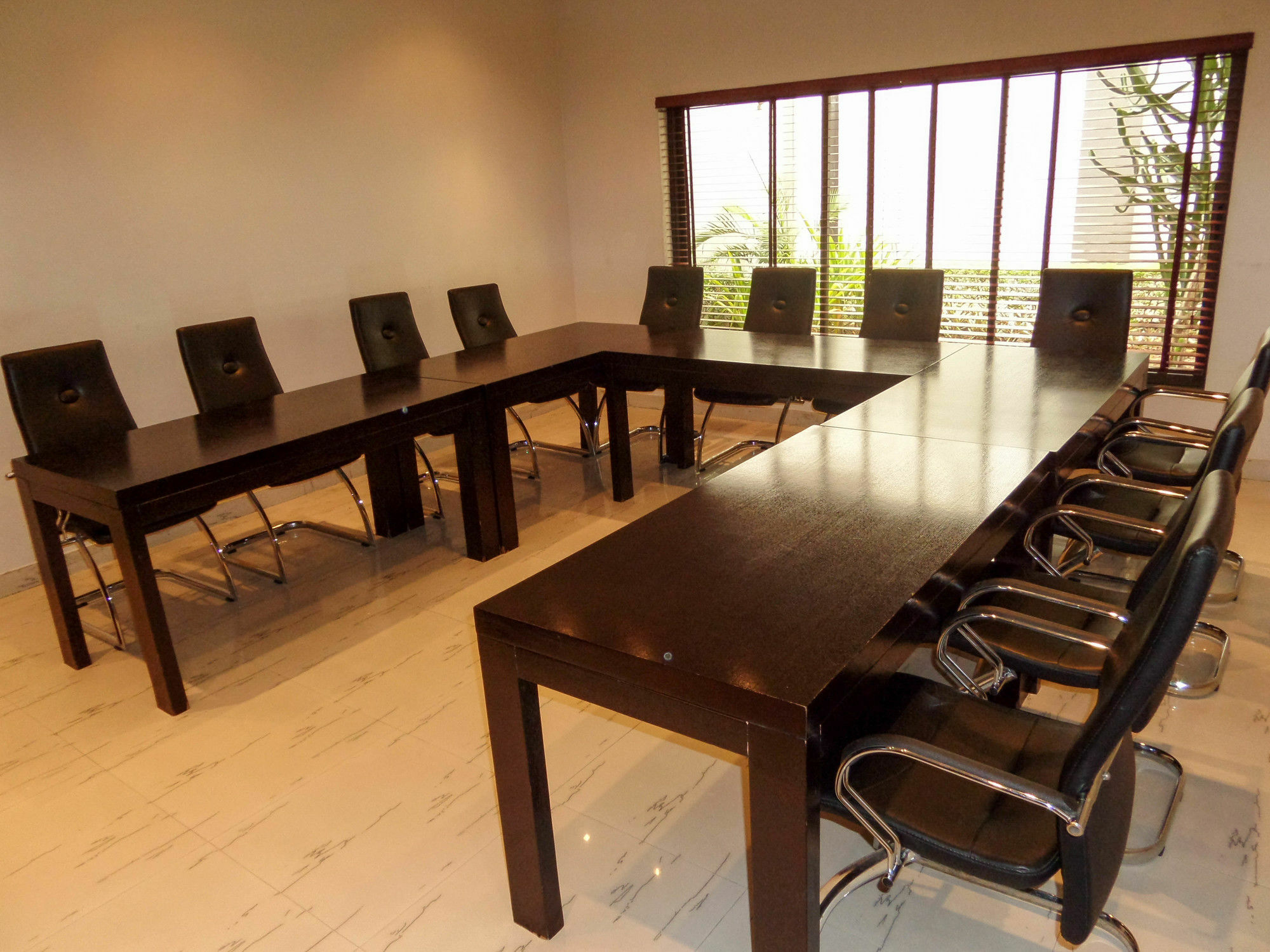 S & S Hotel & Suites Lagos Extérieur photo