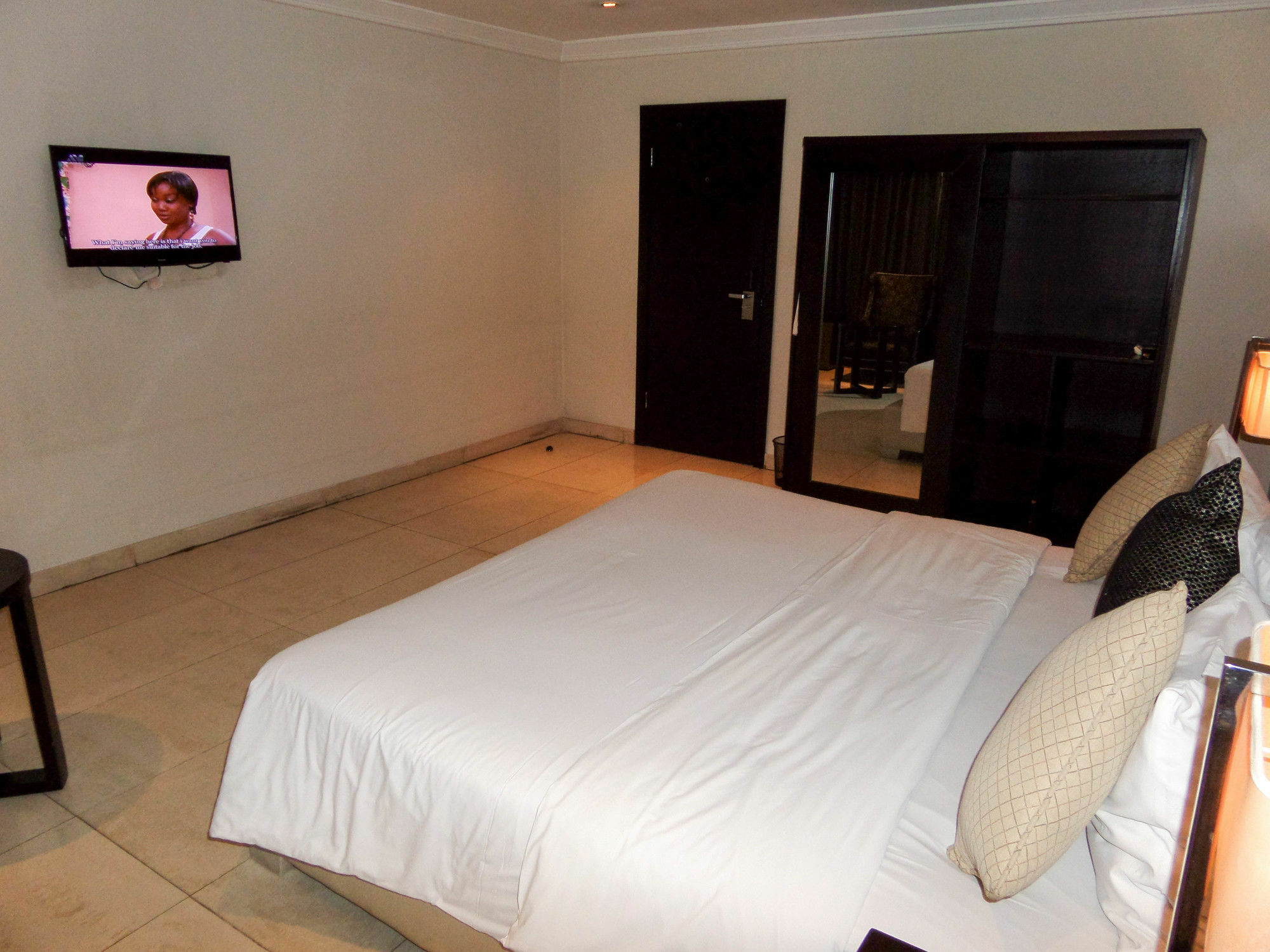 S & S Hotel & Suites Lagos Extérieur photo