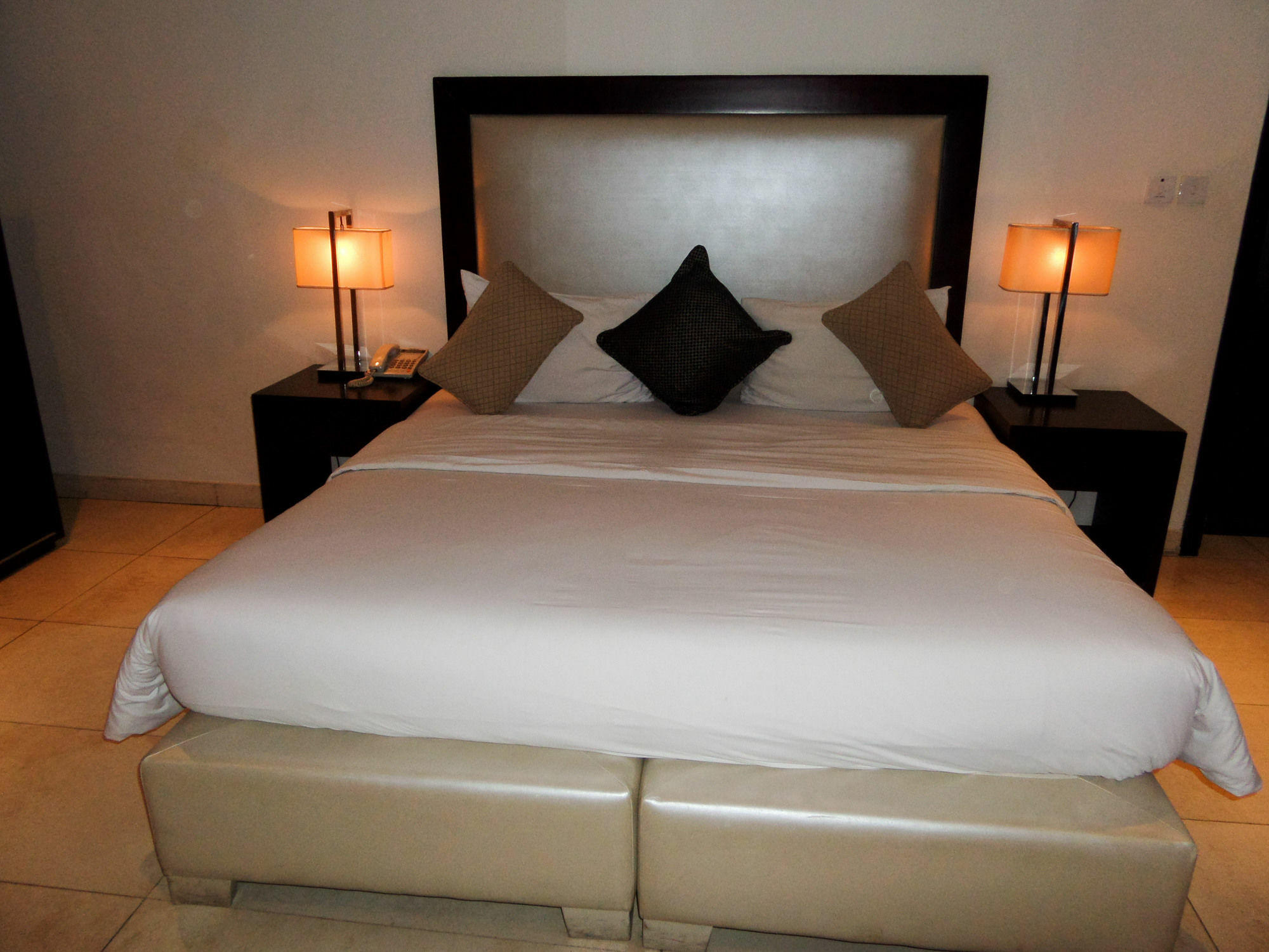 S & S Hotel & Suites Lagos Extérieur photo