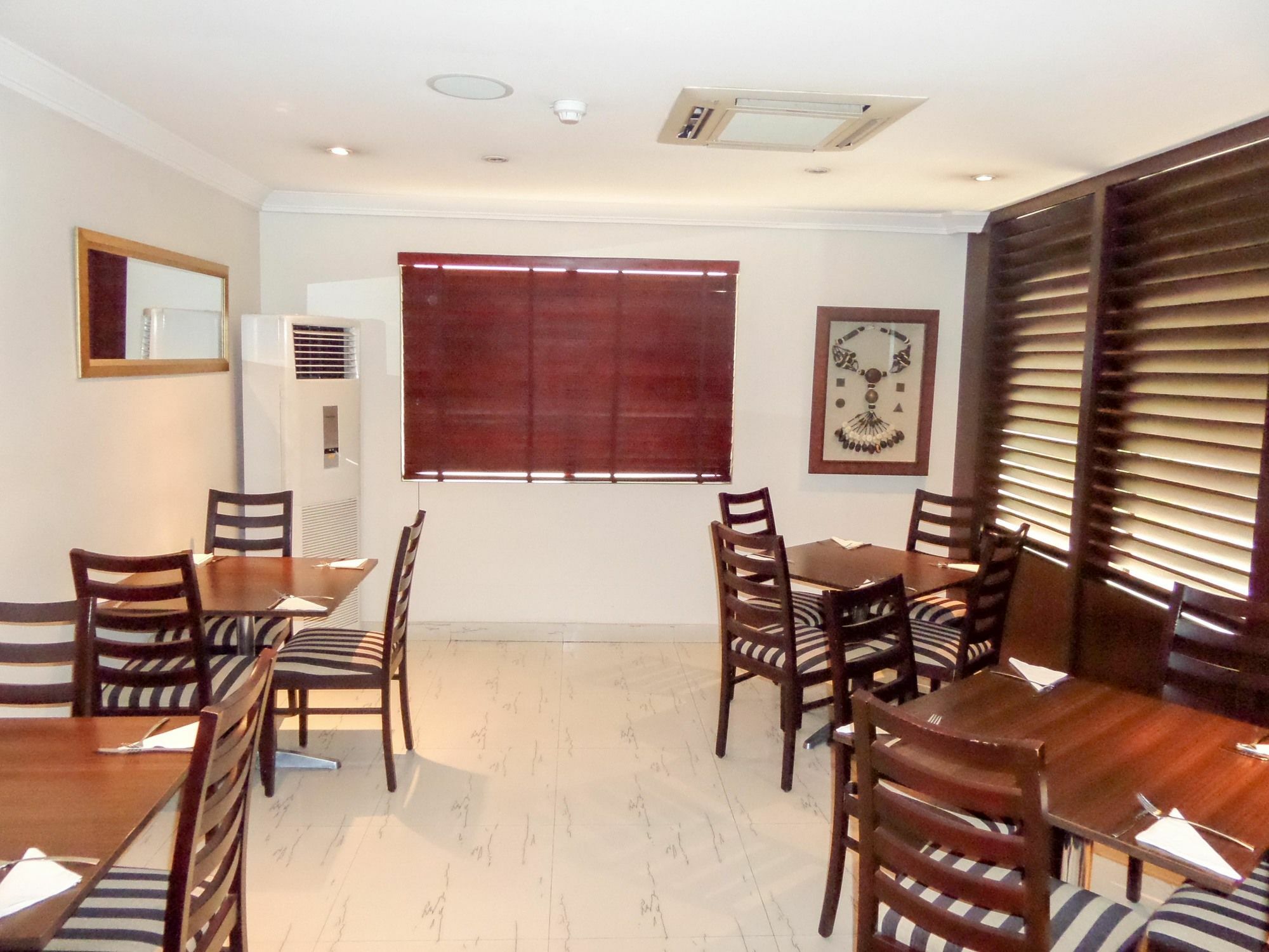 S & S Hotel & Suites Lagos Extérieur photo