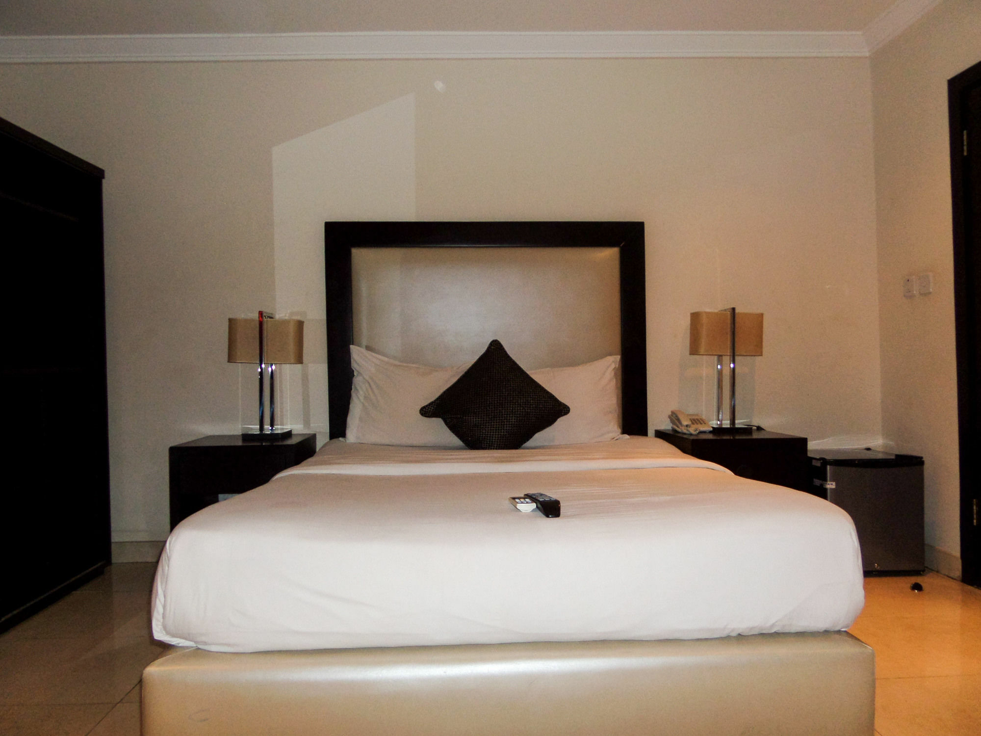S & S Hotel & Suites Lagos Extérieur photo